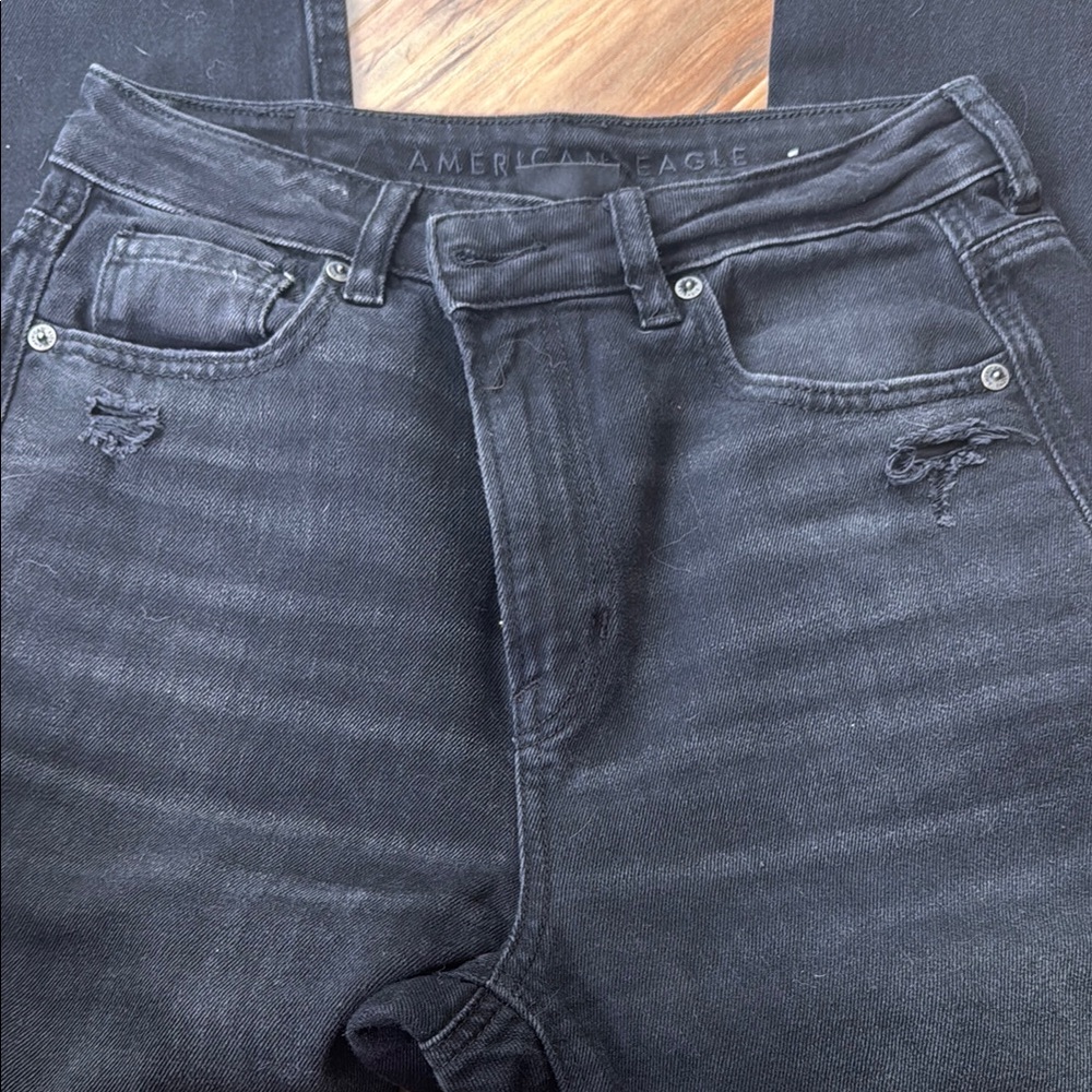 American Eagle Outfitters Black Straight Leg Jeans with Classic Appeal - Picture 3 of 7
